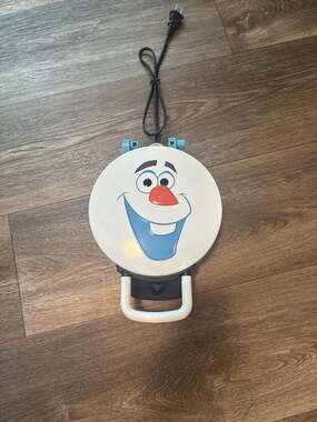 Disney Frozen Olaf Build-Your-Own Snowman Waffle Maker, Model DFR-15